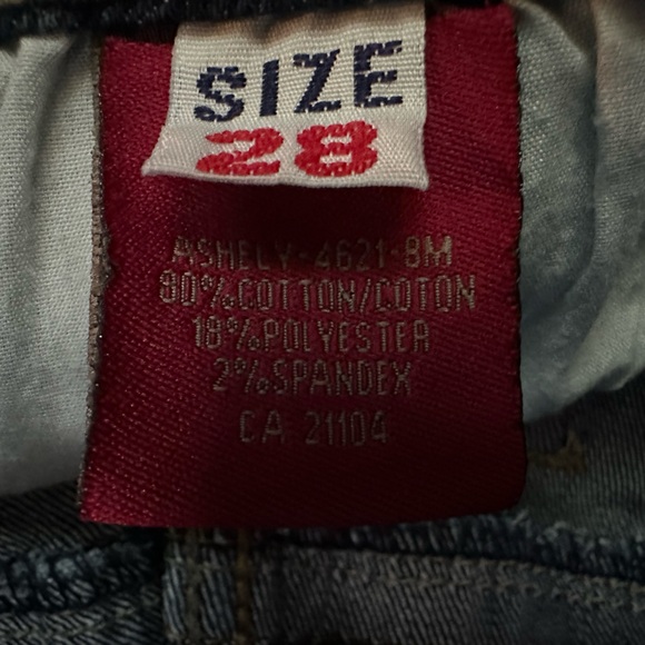 (111) CARREU blue jean shorts. Size 28. - Picture 4 of 5